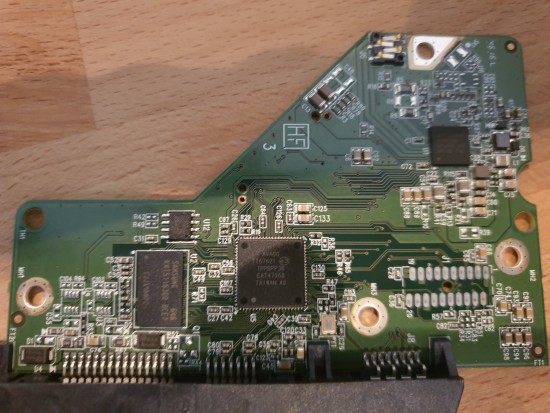 Western Digital 10EZEX.jpg (4.14 MiB) Viewed 8668 times Western Digital 10EZEX.jpg