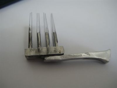 head comb.jpg (20.77 KiB) Viewed 5388 times head comb.jpg