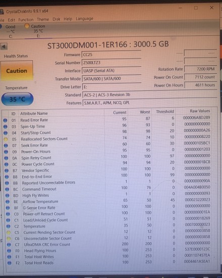 CrystalDiskInfo SMART_small  Seagate 3000GB.jpg
