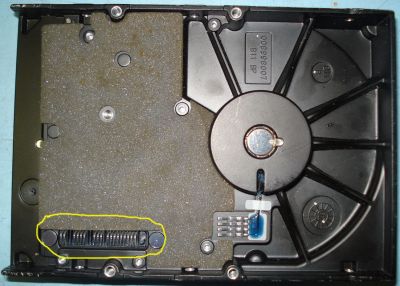 maxtor9_black_1_small2.jpg