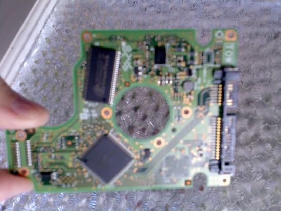 HTS543225L9A300  SATA    250GB.jpg